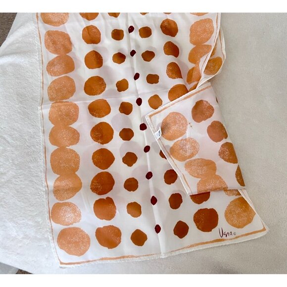 Lot of 4 Vintage to Modern Scarves Brands Echo Vera Vince Camuto Honey - Picture 8 of 11